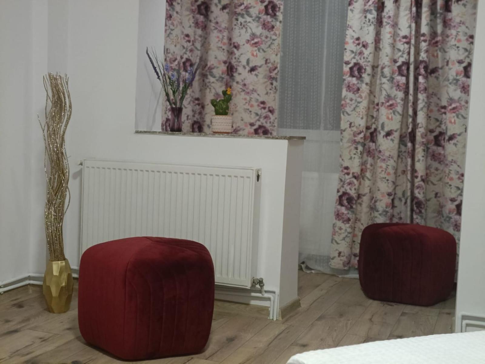 Train Station Apartment Brașov